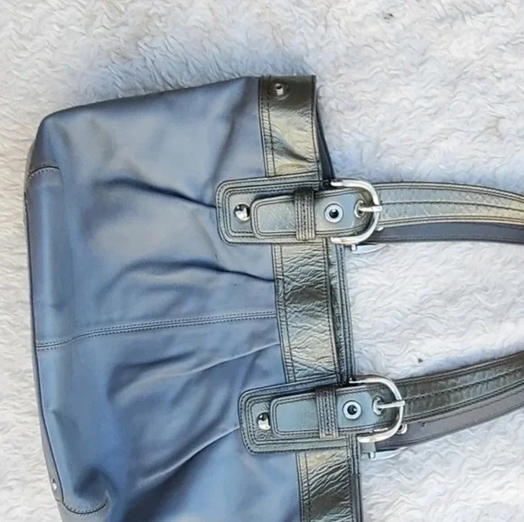Coach pearl grey tote with patent‎ trim